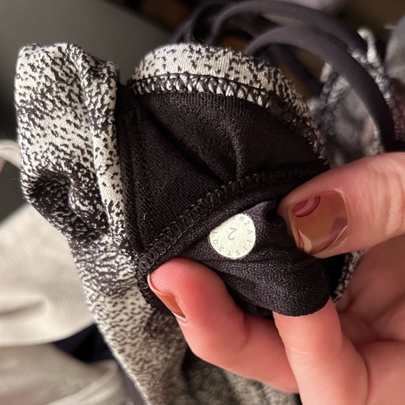 -💙2/$40💙 Lululemon Athletica Printed Strappy Sports Bra Size Small/2 - Picture 13 of 15